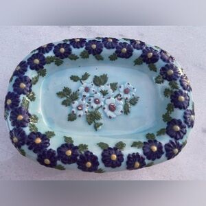 Vintage embossing blue floral soap dish